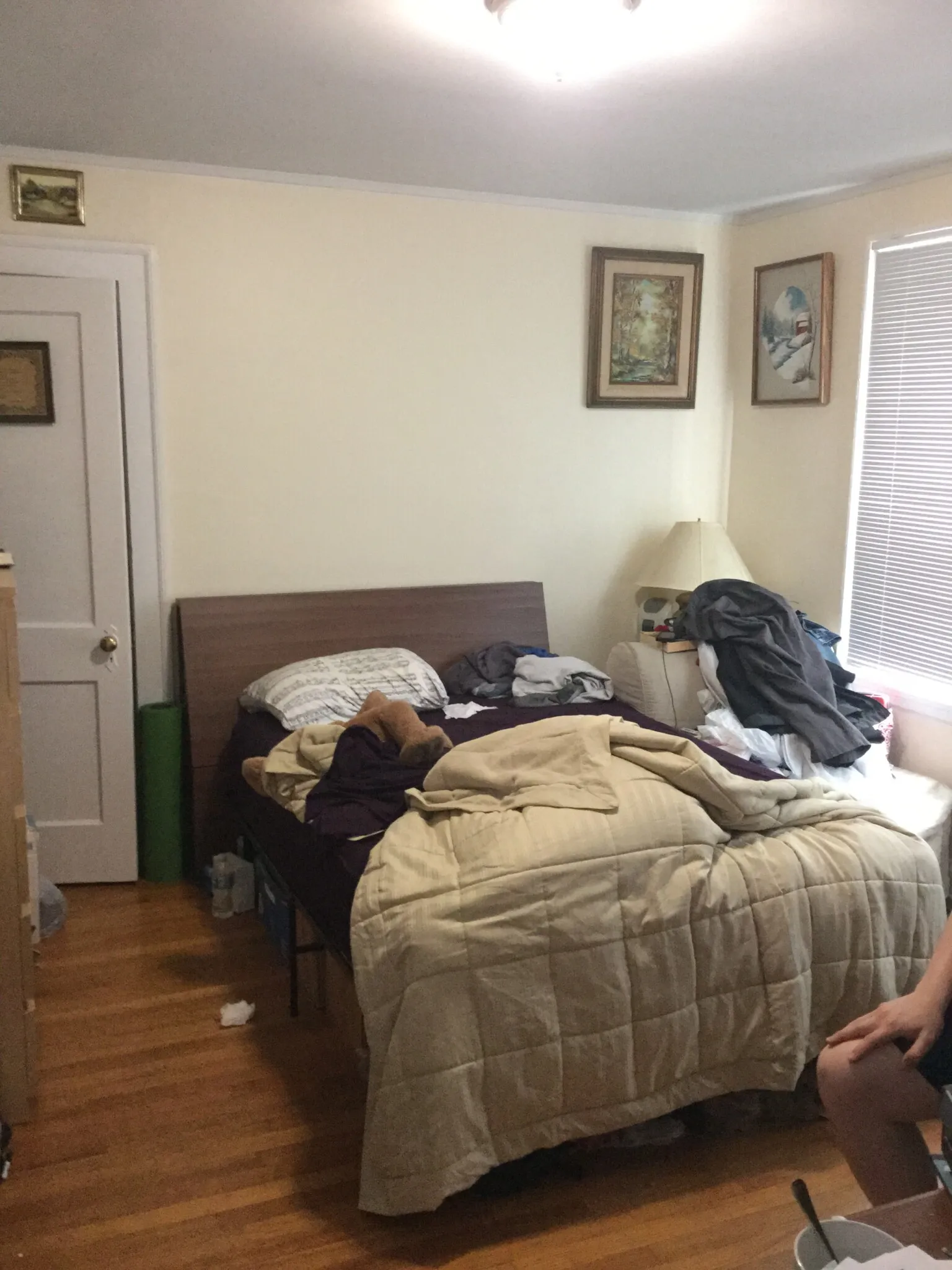 3 bed, 1 bath apartment for rent at 58 Brock St Unit 4, Oak Square — photo 2 of 9