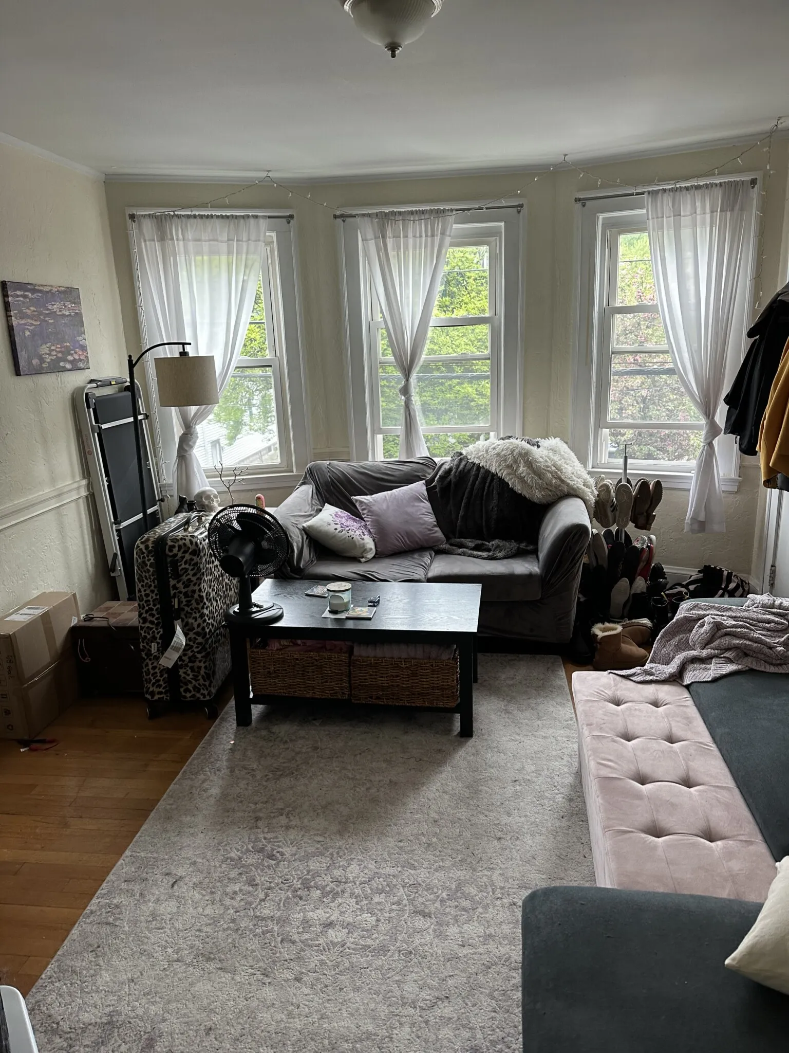 3 bed, 1 bath apartment for rent at 58 Brock St Unit 4, Oak Square