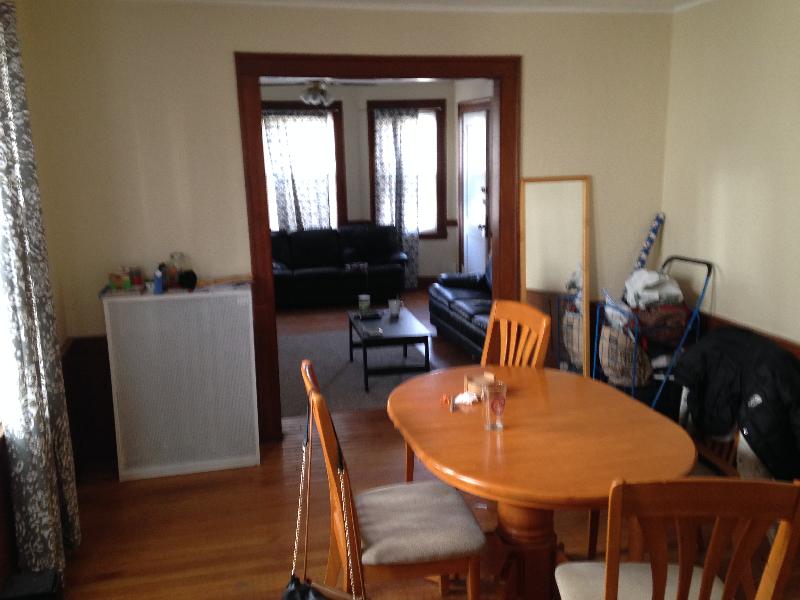 3 bed, 1 bath apartment for rent at 58 Brock St Unit 5, Oak Square — photo 3 of 4