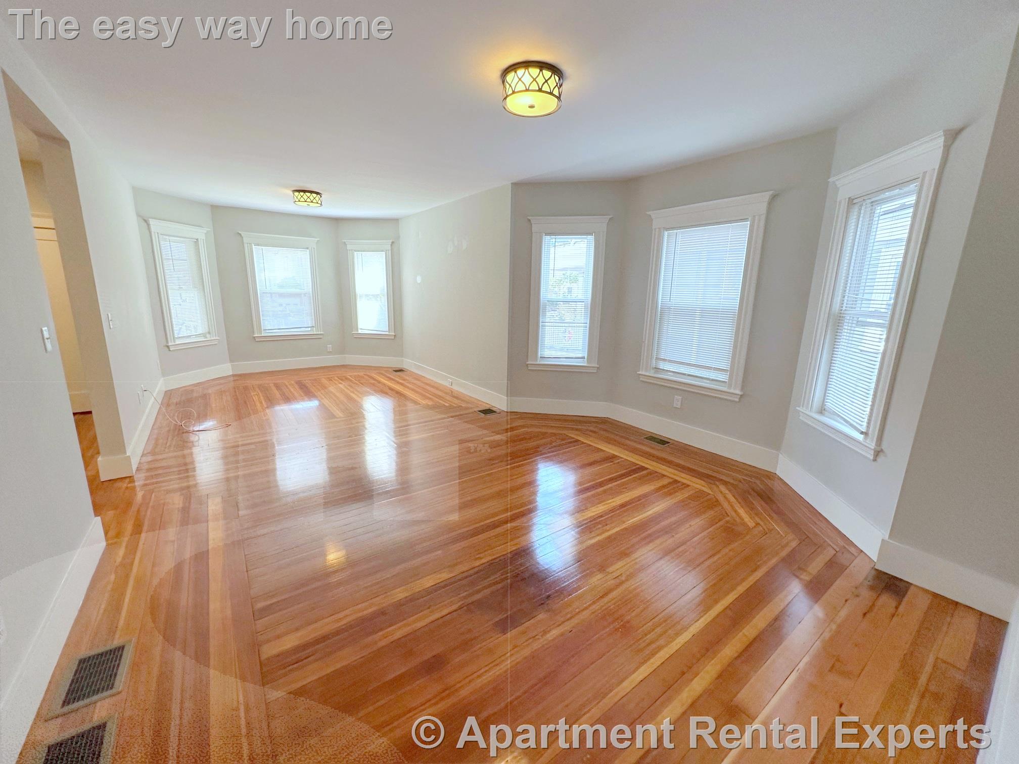 4 bed, 2 bath apartment for rent at 58 Bromfield Rd Unit 1, Tufts — photo 3 of 30