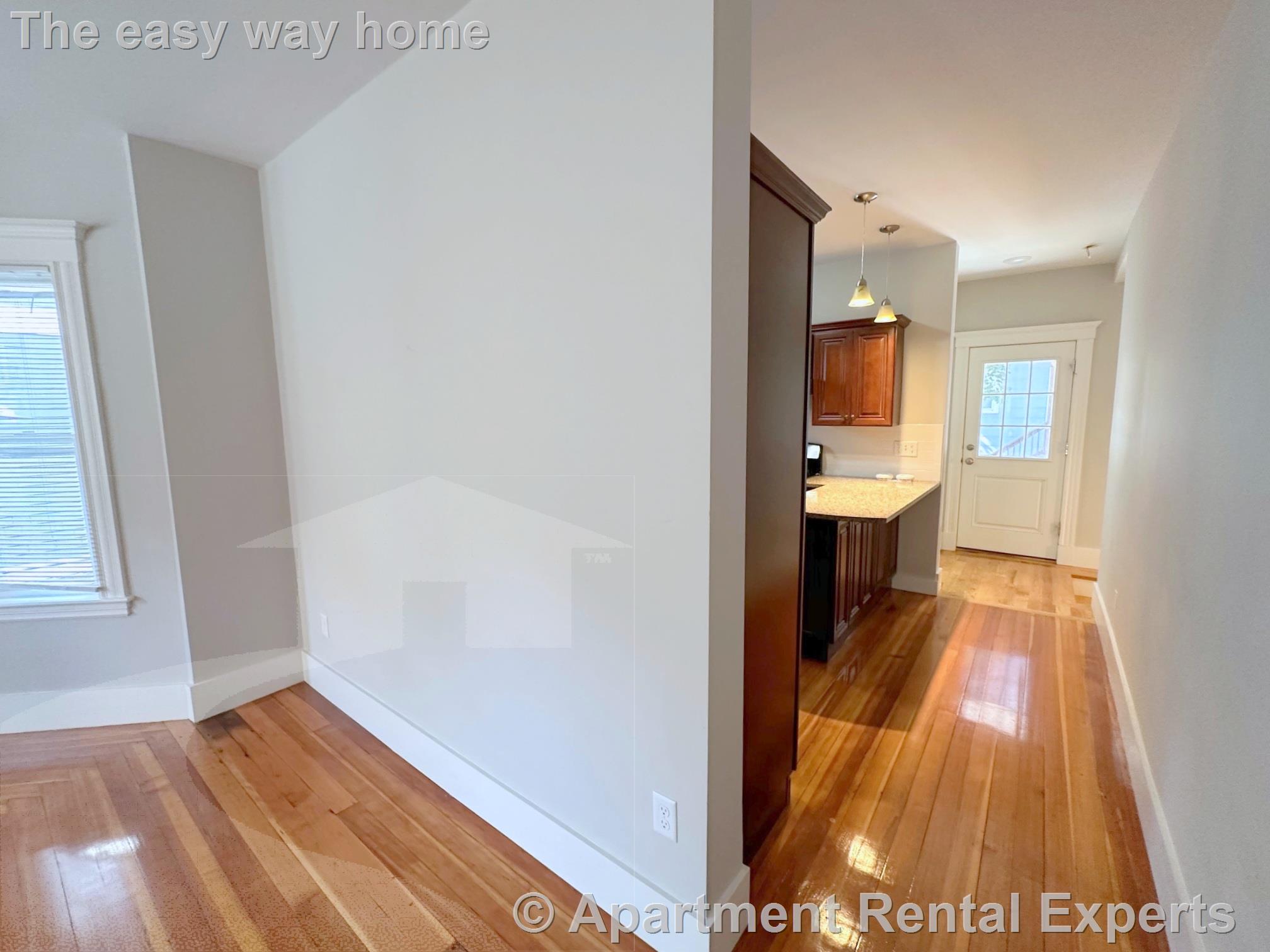 4 bed, 2 bath apartment for rent at 58 Bromfield Rd Unit 1, Tufts — photo 4 of 30
