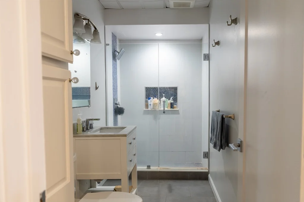 3 bed, 1 bath apartment for rent at 58 Bromfield St Unit 1, North Quincy — photo 15 of 15