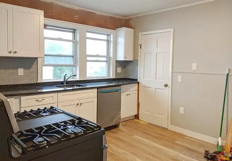 3 bed, 1 bath apartment for rent at 58 Buzzell Ln Unit ., South Medford — photo 2 of 23