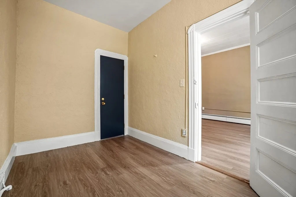 3 bed, 1 bath apartment for rent at 58 Charles St S Unit 3, Boston Downtown — photo 4 of 23