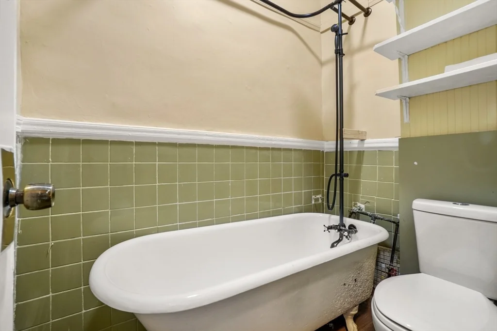 3 bed, 1 bath apartment for rent at 58 Charles St S Unit 3, Boston Downtown — photo 21 of 23