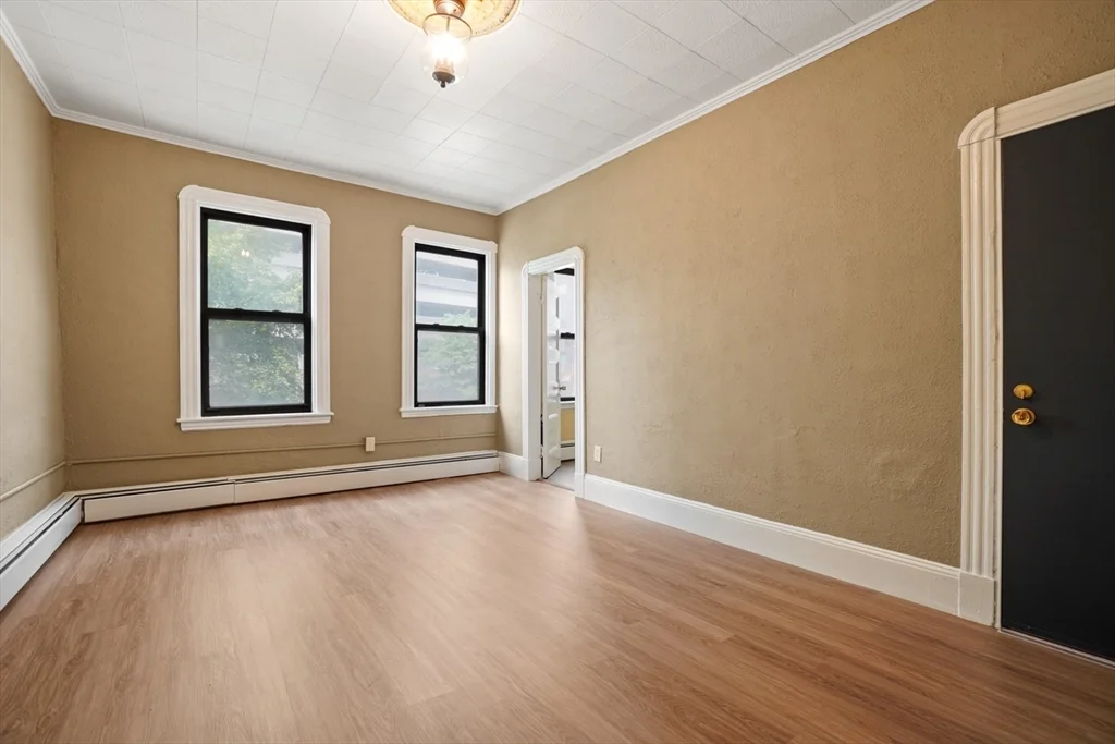 3 bed, 1 bath apartment for rent at 58 Charles St S Unit 3, Boston Downtown — photo 8 of 23
