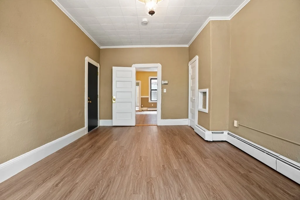 3 bed, 1 bath apartment for rent at 58 Charles St S Unit 3, Boston Downtown — photo 9 of 23
