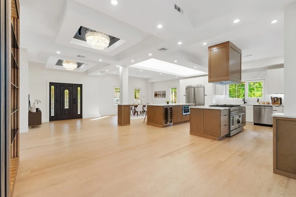5 bed, 4+ bath apartment for rent at 58 Chestnut St, Lynnfield — photo 9 of 41
