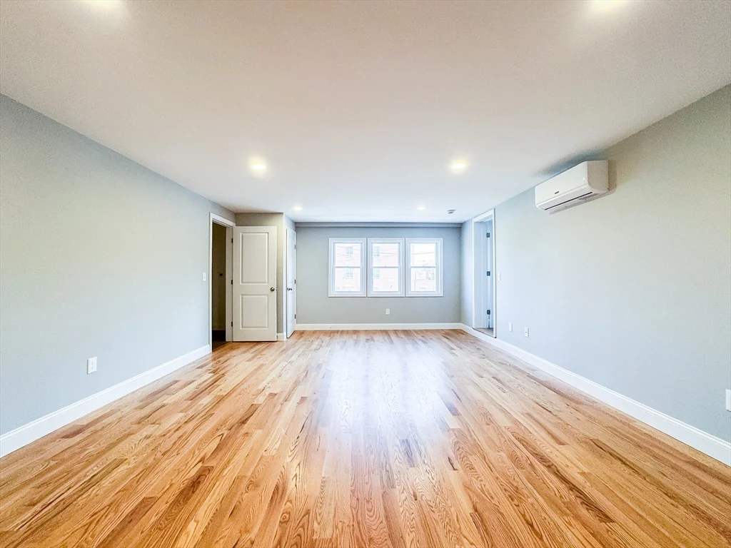 3 bed, 1 bath apartment for rent at 58 Chestnut St Unit 2, Chelsea — photo 2 of 15