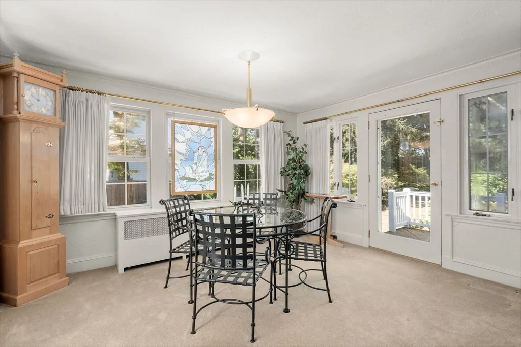 4 bed, 2 bath apartment for rent at 58 Country Club Rd, Newton — photo 8 of 10