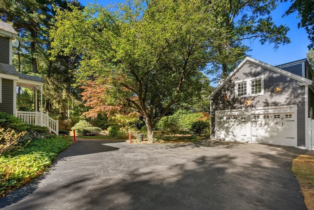 4 bed, 2 bath apartment for rent at 58 Country Club Rd, Newton — photo 10 of 10