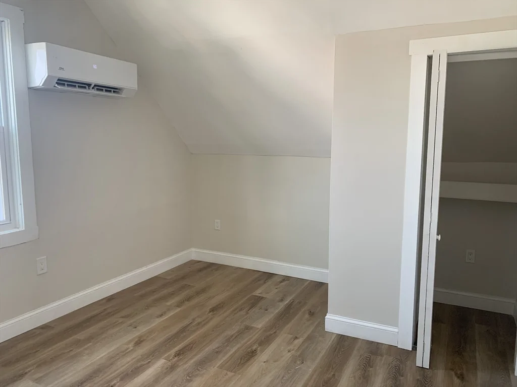 3 bed, 1 bath apartment for rent at 58 Downing St Unit 2, Fall River — photo 6 of 8