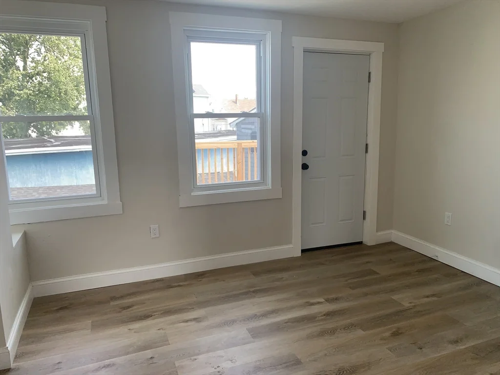 3 bed, 1 bath apartment for rent at 58 Downing St Unit 2, Fall River — photo 2 of 8