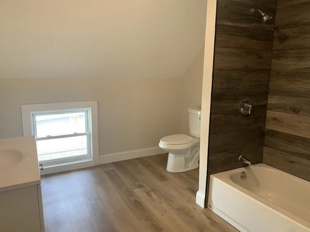 3 bed, 1 bath apartment for rent at 58 Downing St Unit 2, Fall River — photo 5 of 8