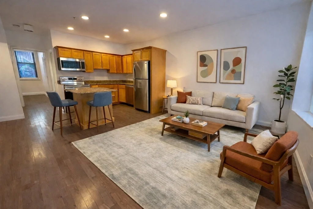 2 bed, 1 bath apartment for rent at 58 E Springfield St Unit 1, South End