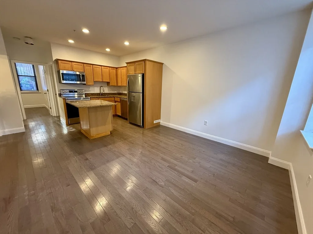 2 bed, 1 bath apartment for rent at 58 E Springfield St Unit 1, South End — photo 2 of 11