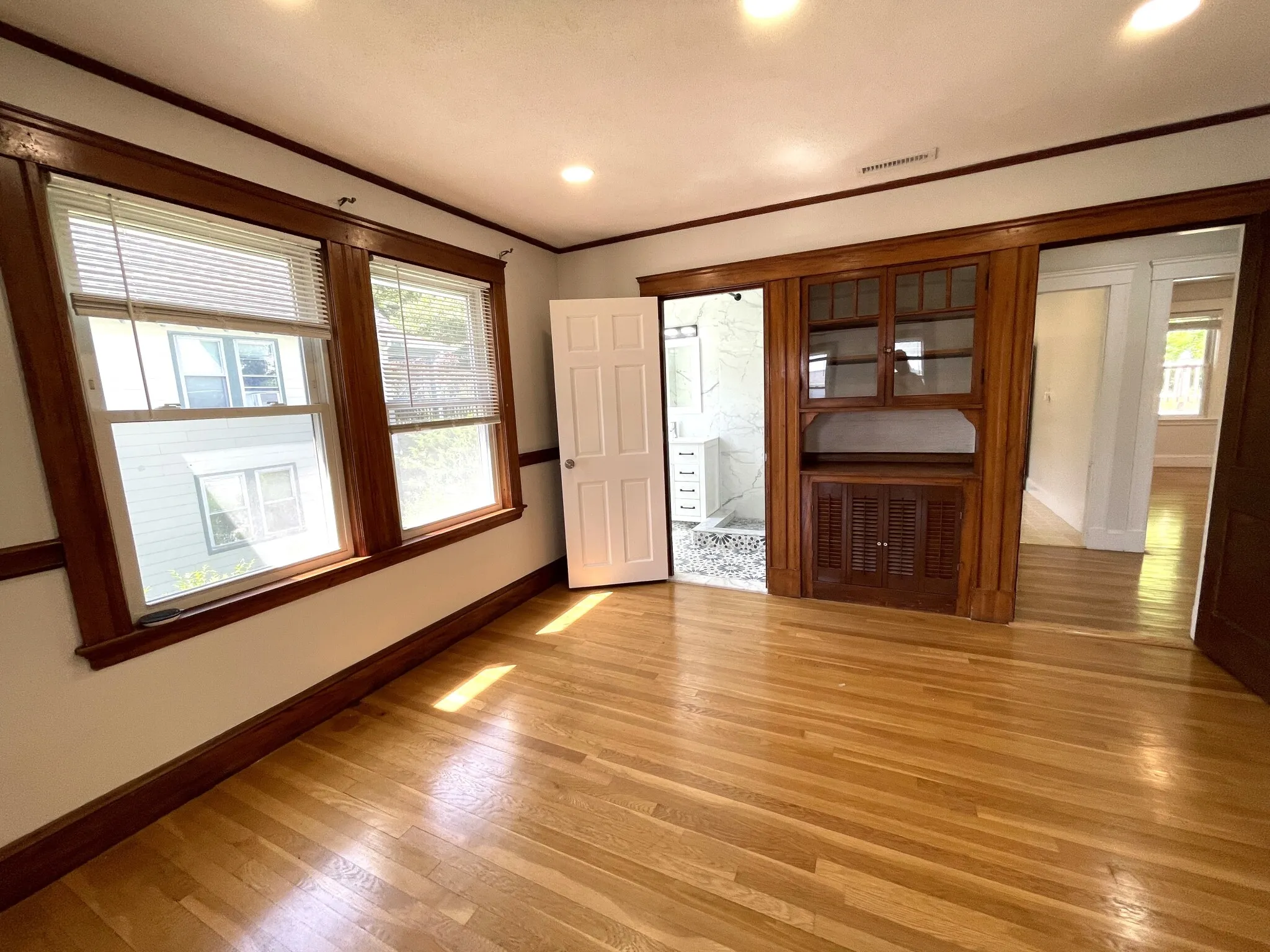 3 bed, 2 bath apartment for rent at 58 Edgecliff Rd Unit 2, Strawberry Hill — photo 15 of 20