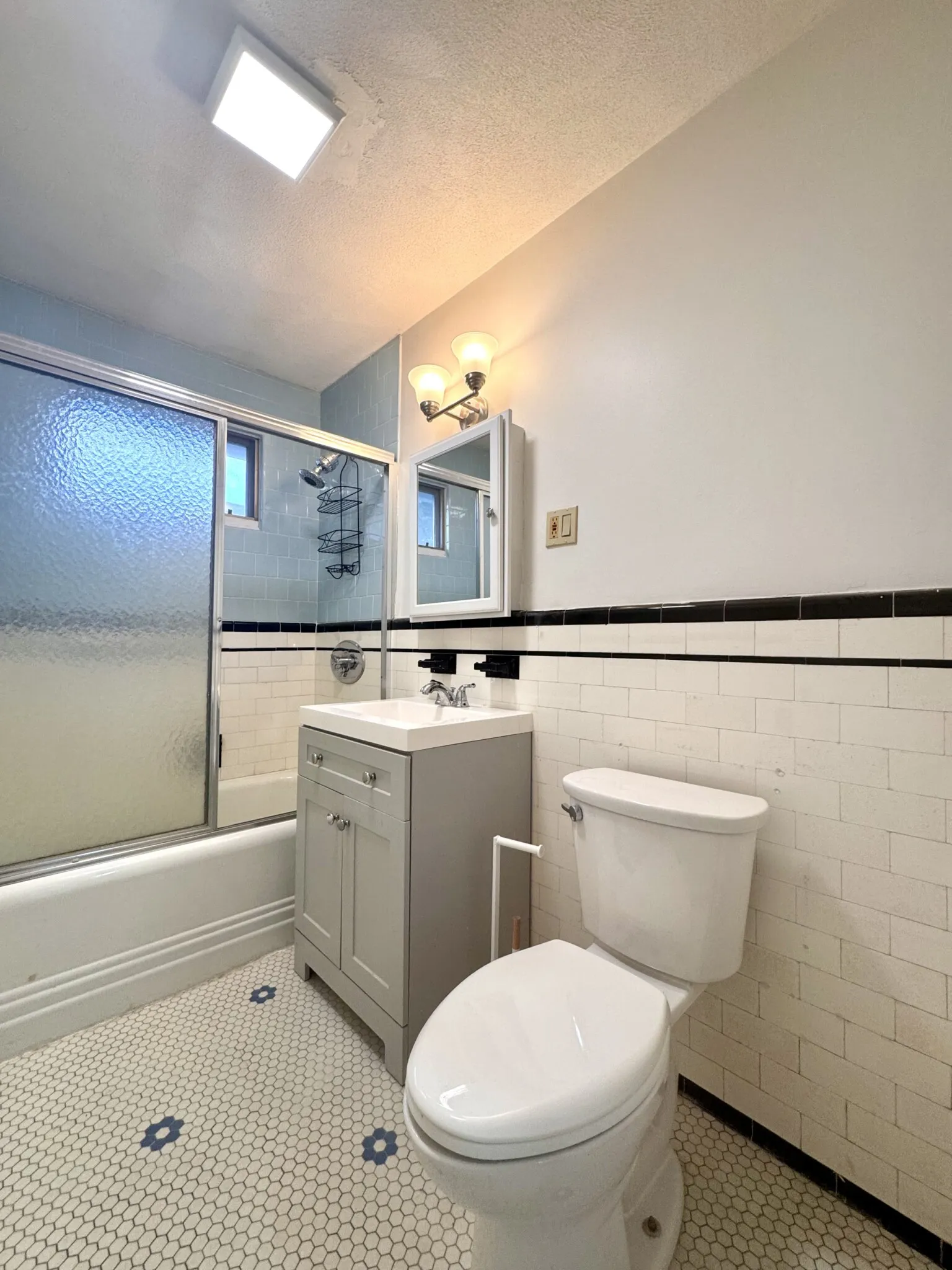 3 bed, 2 bath apartment for rent at 58 Edgecliff Rd Unit 2, Strawberry Hill — photo 19 of 20