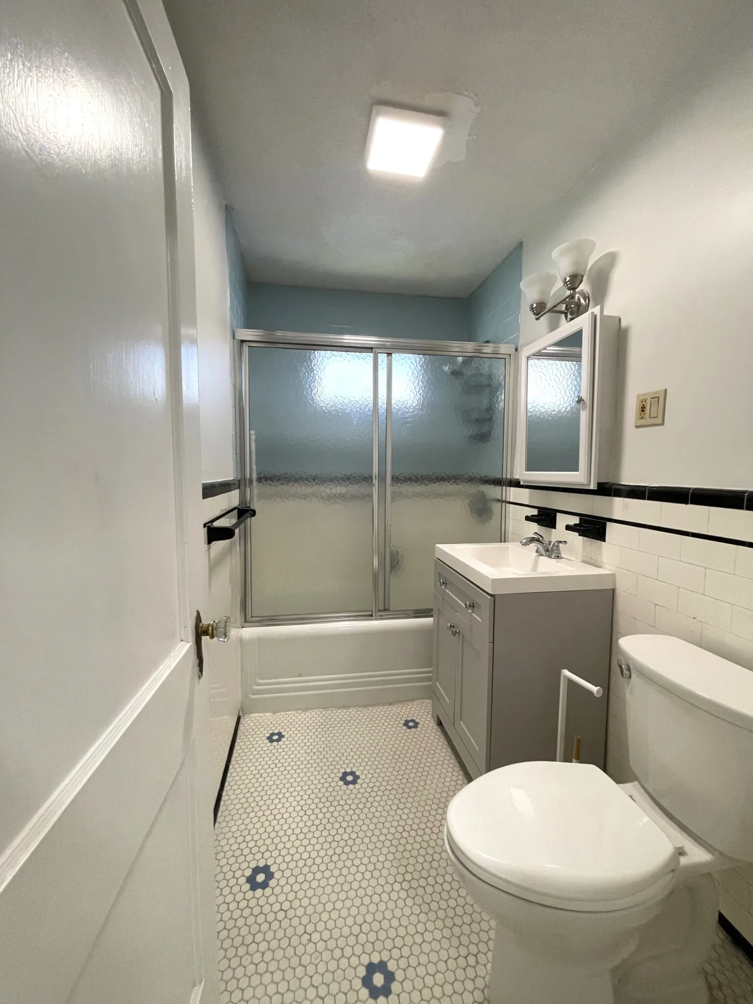 3 bed, 2 bath apartment for rent at 58 Edgecliff Rd Unit 2, Strawberry Hill — photo 20 of 20