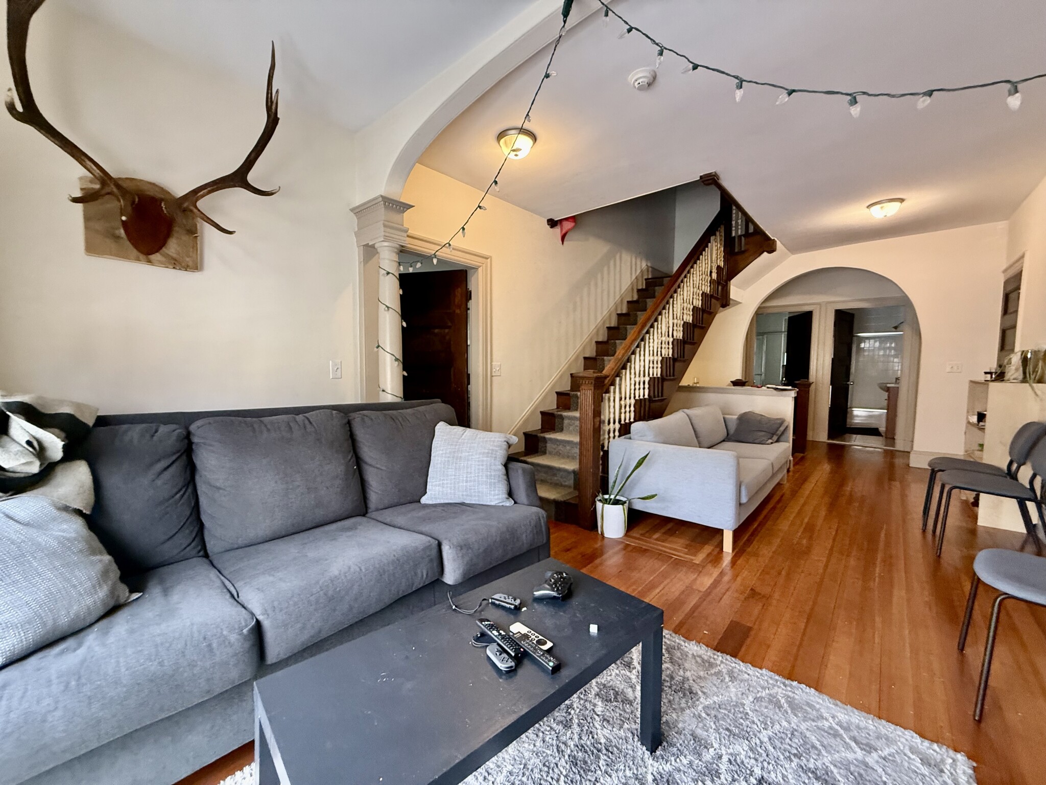 6 bed, 3 bath apartment for rent at 58 Englewood Ave Unit 2, Brighton — photo 2 of 25