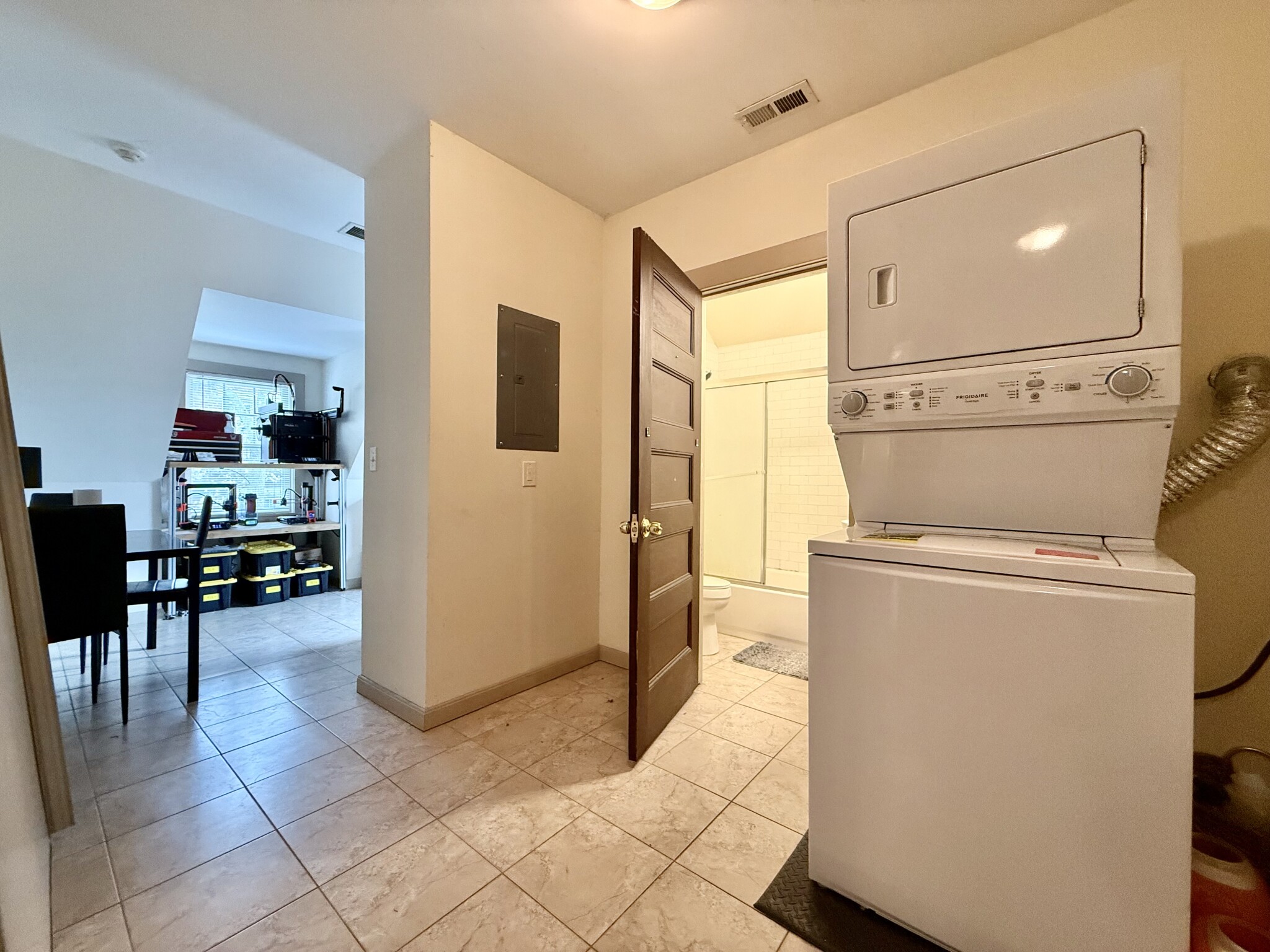 6 bed, 3 bath apartment for rent at 58 Englewood Ave Unit 2, Brighton — photo 17 of 25