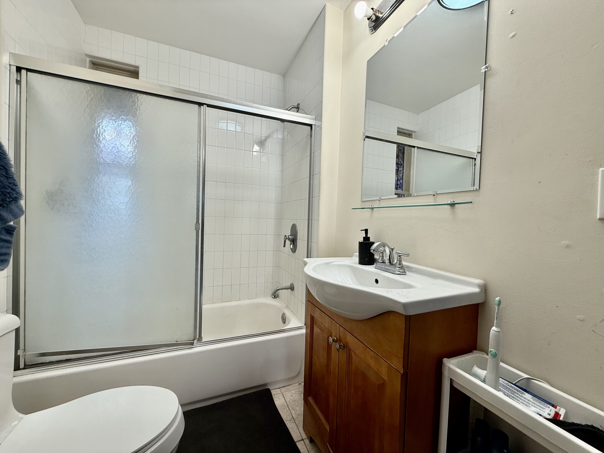 6 bed, 3 bath apartment for rent at 58 Englewood Ave Unit 2, Brighton — photo 14 of 25