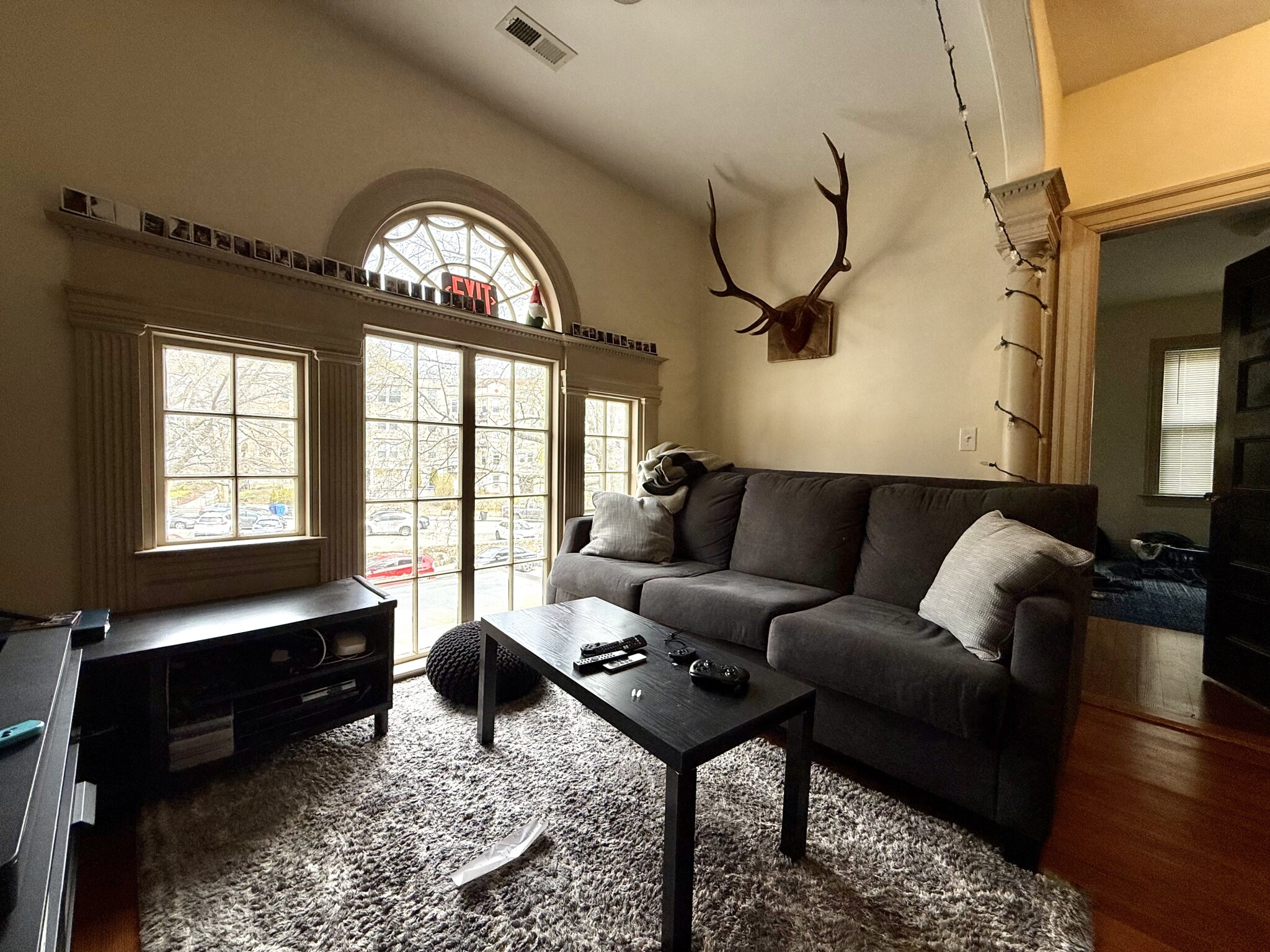 6 bed, 3 bath apartment for rent at 58 Englewood Ave Unit 2, Brighton — photo 4 of 25