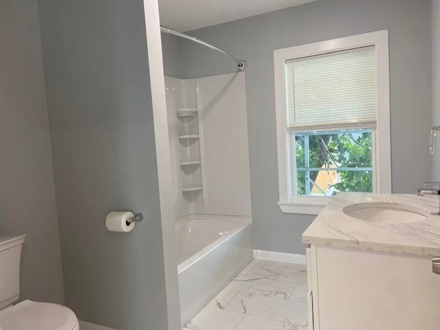 3 bed, 1 bath apartment for rent at 58 Ford St Unit 2, Fall River — photo 5 of 6