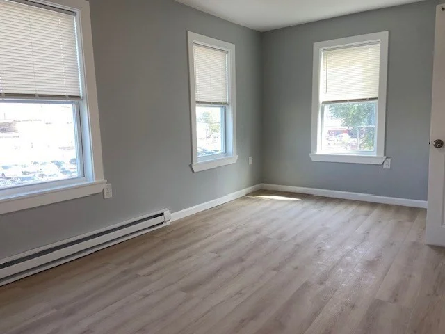 3 bed, 1 bath apartment for rent at 58 Ford St Unit 2, Fall River — photo 3 of 6