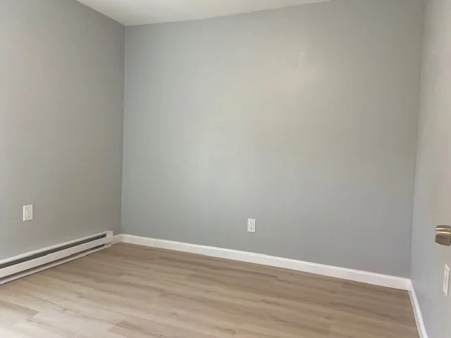 3 bed, 1 bath apartment for rent at 58 Ford St Unit 2, Fall River — photo 4 of 6