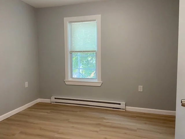 3 bed, 1 bath apartment for rent at 58 Ford St Unit 2, Fall River — photo 2 of 6