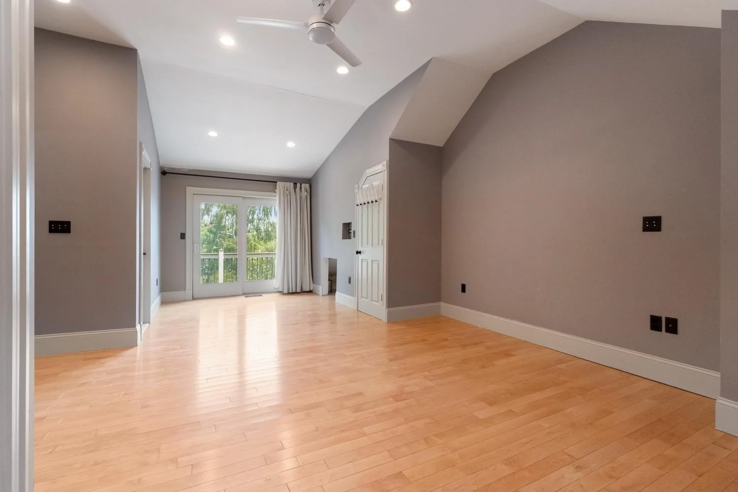 4 bed, 4+ bath apartment for rent at 58 G St, South Boston — photo 19 of 31