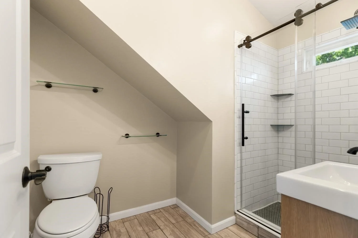 4 bed, 4+ bath apartment for rent at 58 G St, South Boston — photo 22 of 31