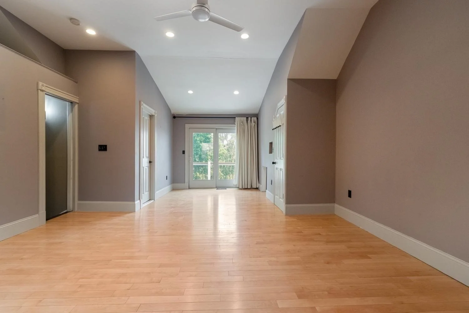 4 bed, 4+ bath apartment for rent at 58 G St, South Boston — photo 18 of 31