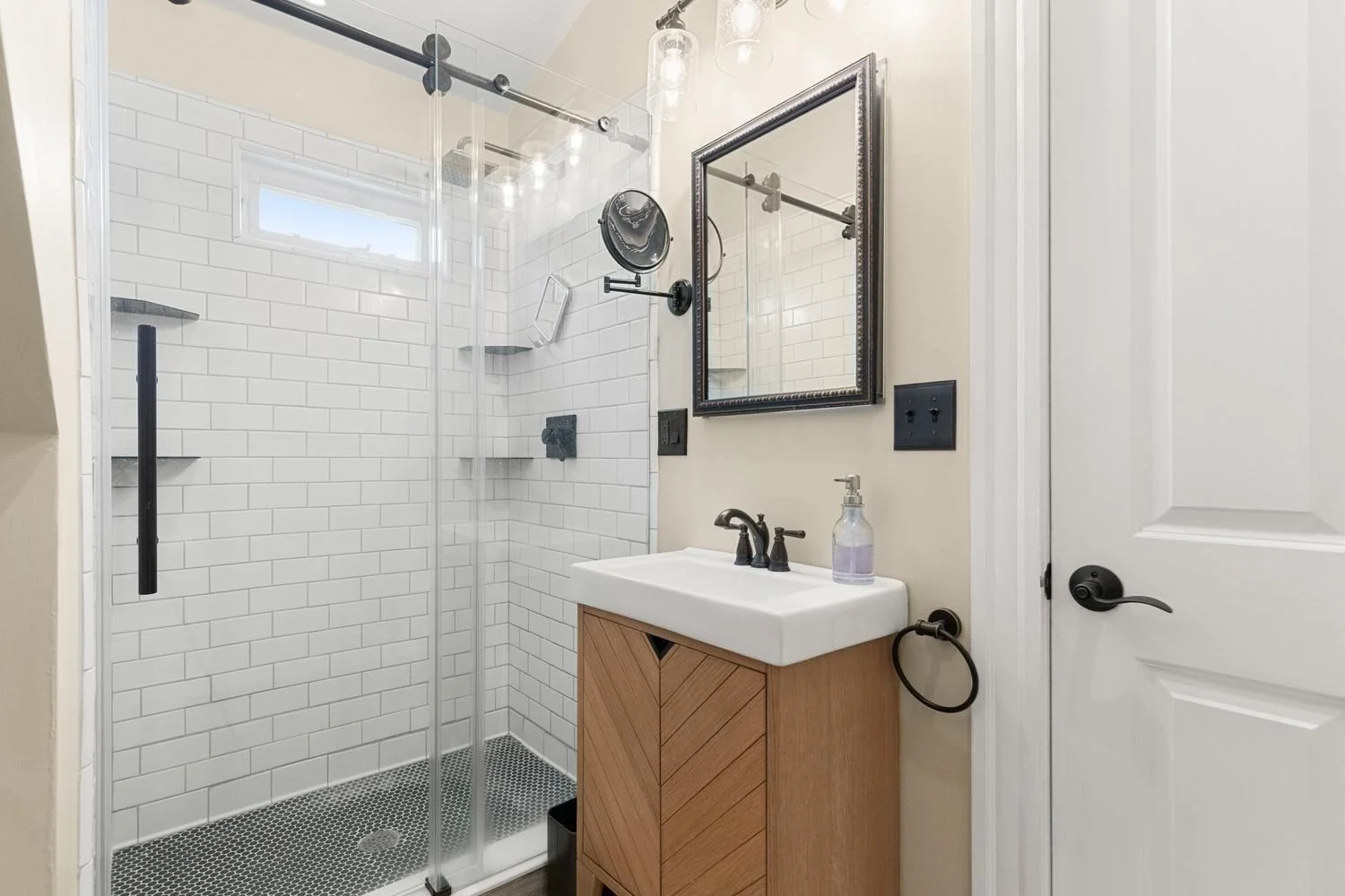 4 bed, 4+ bath apartment for rent at 58 G St, South Boston — photo 24 of 31