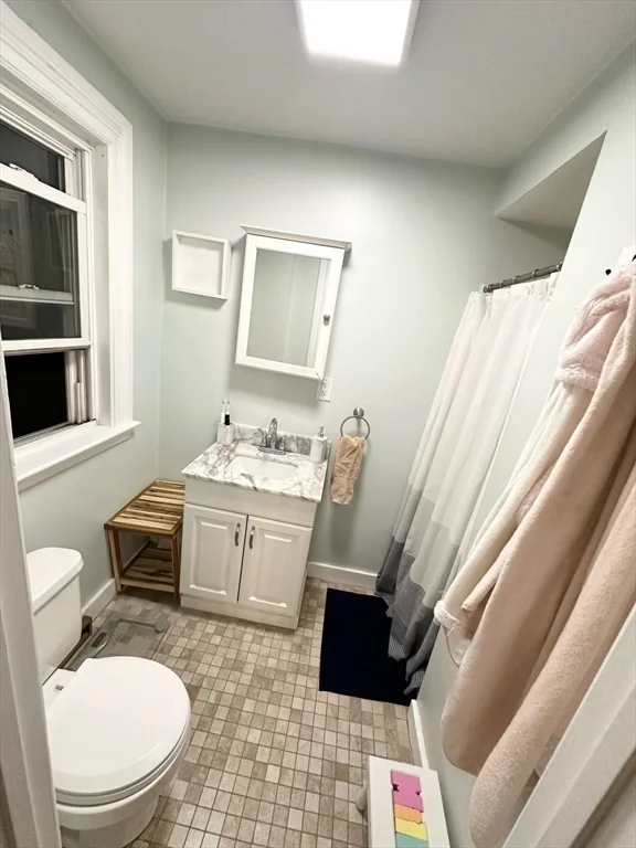 2 bed, 1 bath apartment for rent at 58 Gates St Unit 3, South Boston — photo 4 of 10