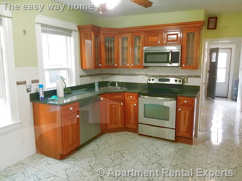 3 bed, 1 bath apartment for rent at 58 Gold Star Rd Unit 1, Davis Square — photo 1 of 7