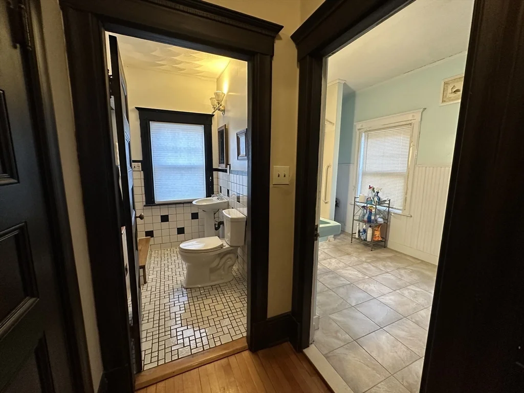 5 bed, 2 bath apartment for rent at 58 Grace St, West End — photo 12 of 15