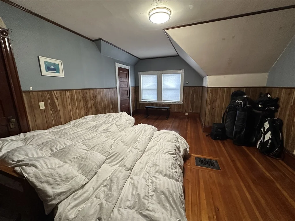 5 bed, 2 bath apartment for rent at 58 Grace St, West End — photo 9 of 15