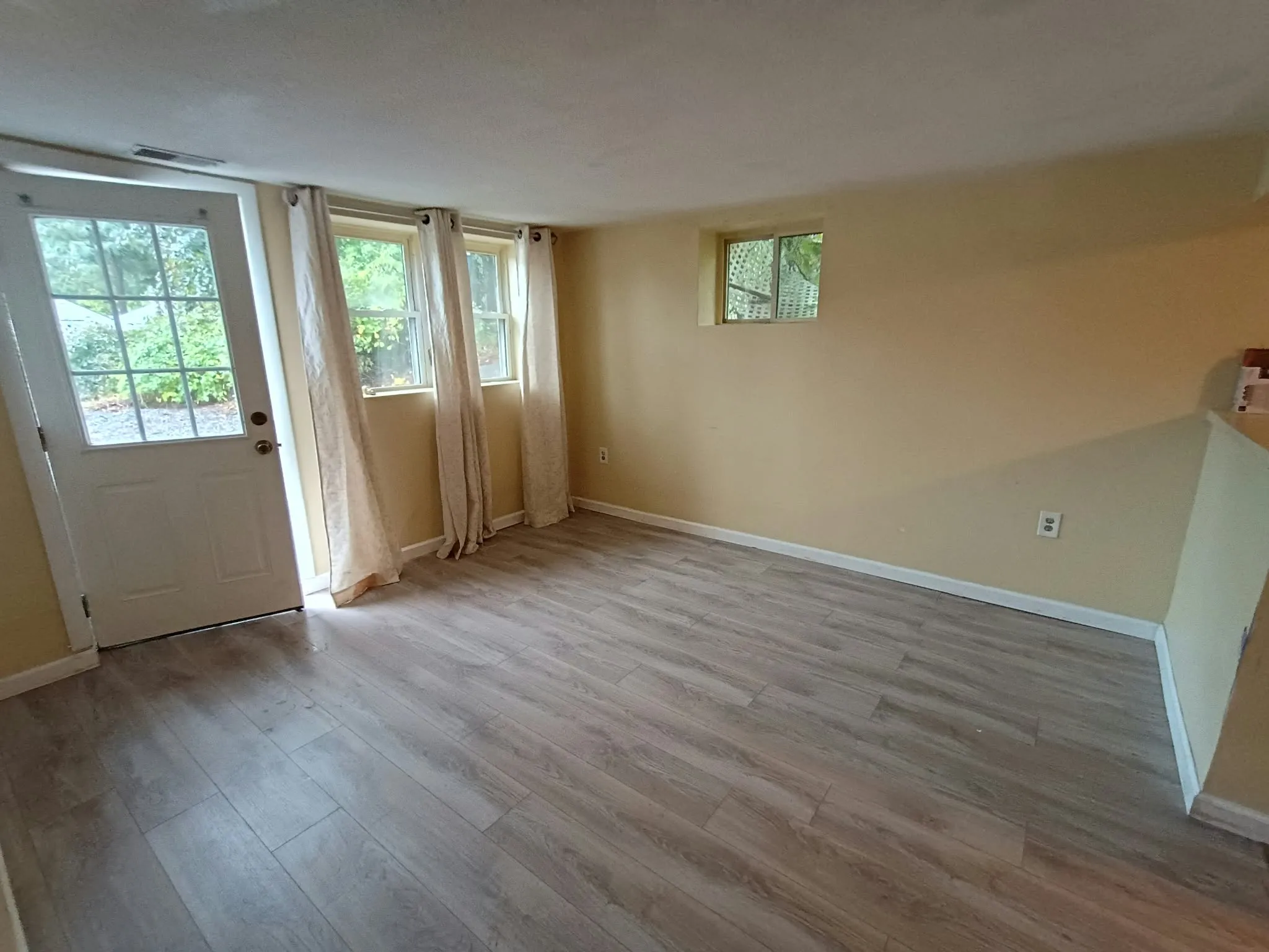 1.5 bed, 1 bath apartment for rent at 58 Hally Rd Unit 2, Pawtucketville — photo 4 of 5