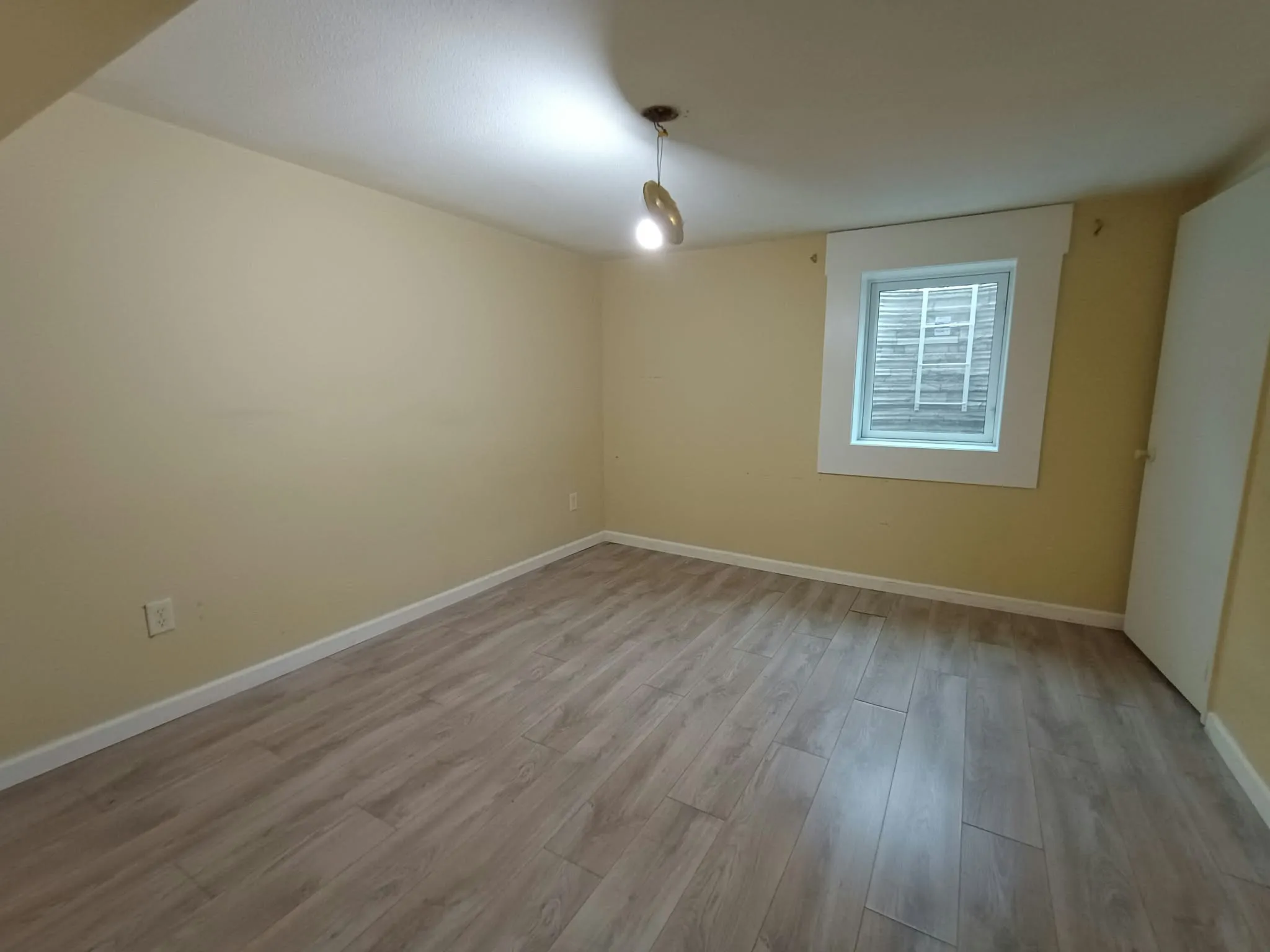 1.5 bed, 1 bath apartment for rent at 58 Hally Rd Unit 2, Pawtucketville — photo 2 of 5
