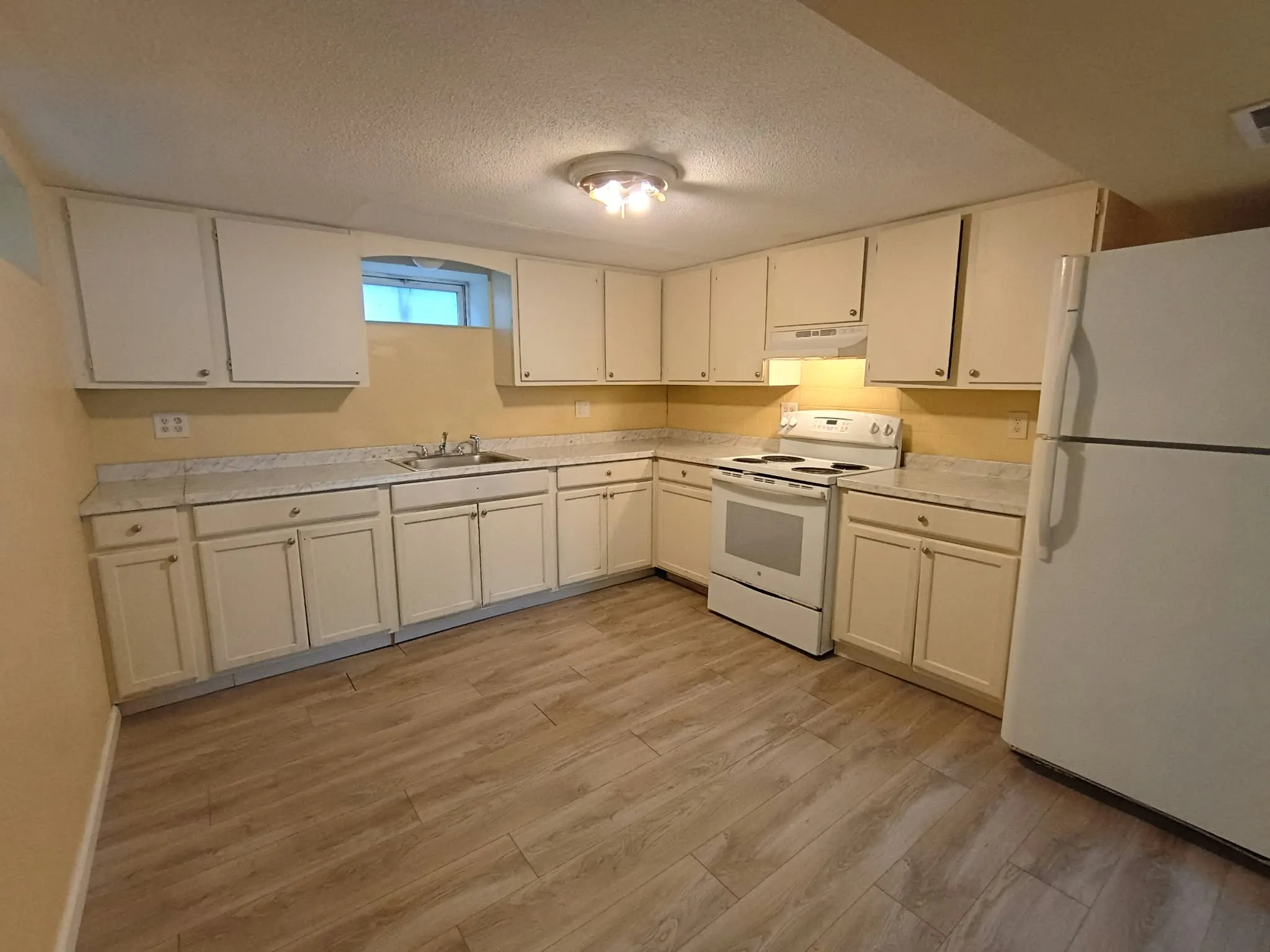 1.5 bed, 1 bath apartment for rent at 58 Hally Rd Unit 2, Pawtucketville — photo 3 of 5