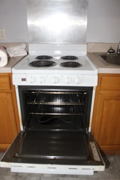 1 bed, 1 bath apartment for rent at 58 Harrison Aveue Unit 3, Taunton — photo 2 of 16