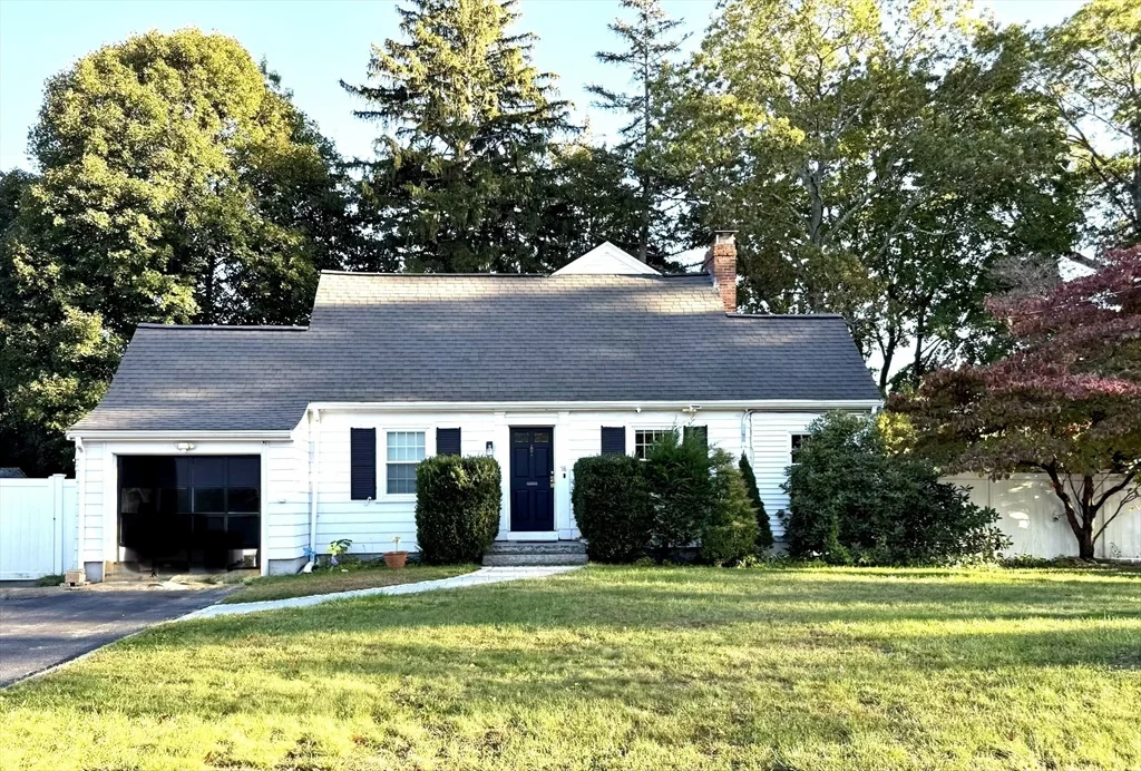 4 bed, 3 bath apartment for rent at 58 Hartford St, Natick — photo 1 of 26