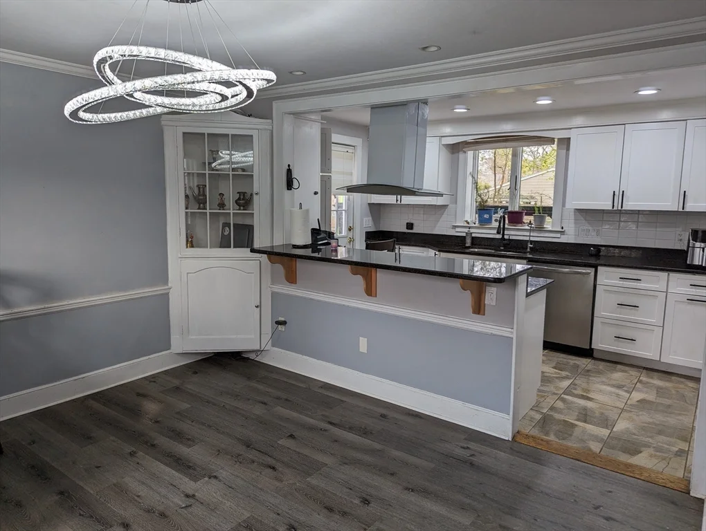 4 bed, 3 bath apartment for rent at 58 Hartford St, Natick — photo 4 of 26