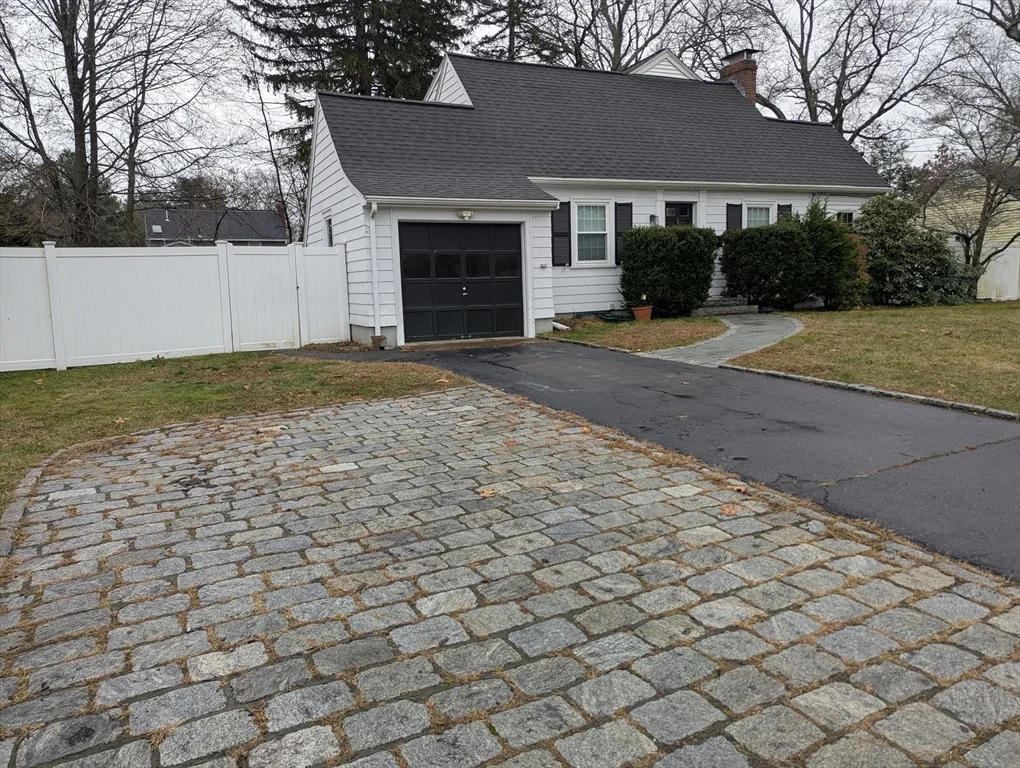 4 bed, 3 bath apartment for rent at 58 Hartford St, Natick — photo 2 of 26