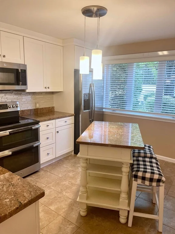 3 bed, 3 bath apartment for rent at 58 Heather Ct Unit 58, Nashua — photo 3 of 31