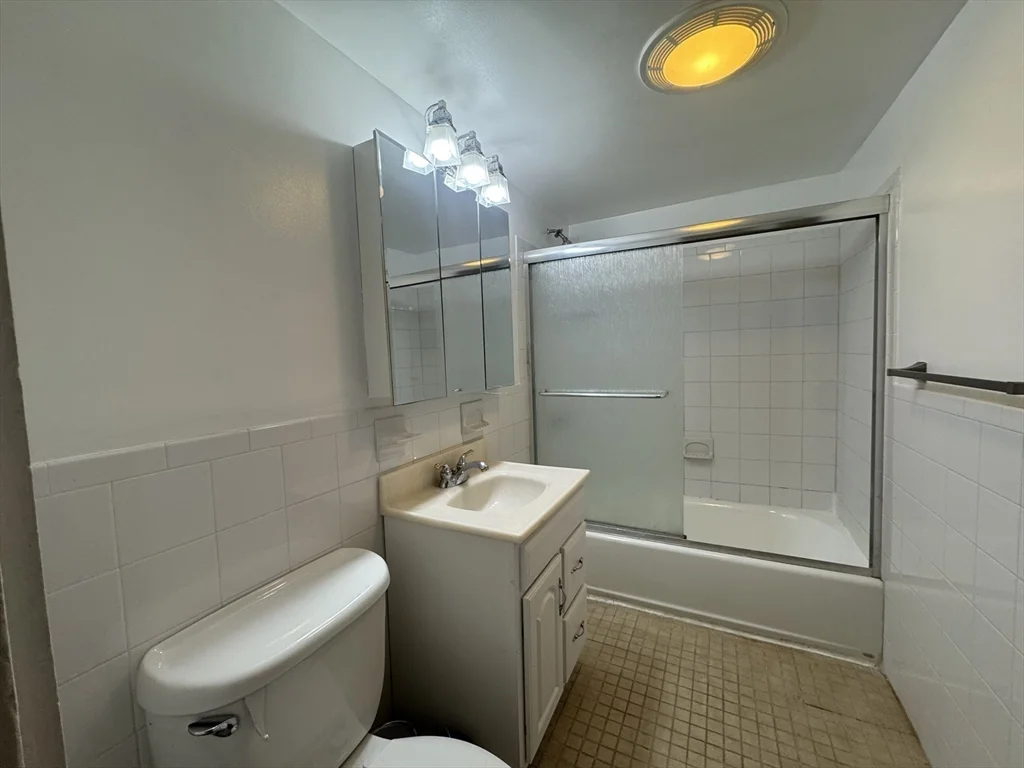 1 bed, 1 bath apartment for rent at 58 Hichborn St Unit 2, Brighton — photo 12 of 14