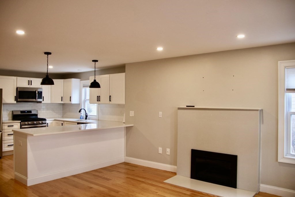 3 bed, 2 bath apartment for rent at 58 Hillsdale Rd Unit 1, Tufts University — photo 3 of 13