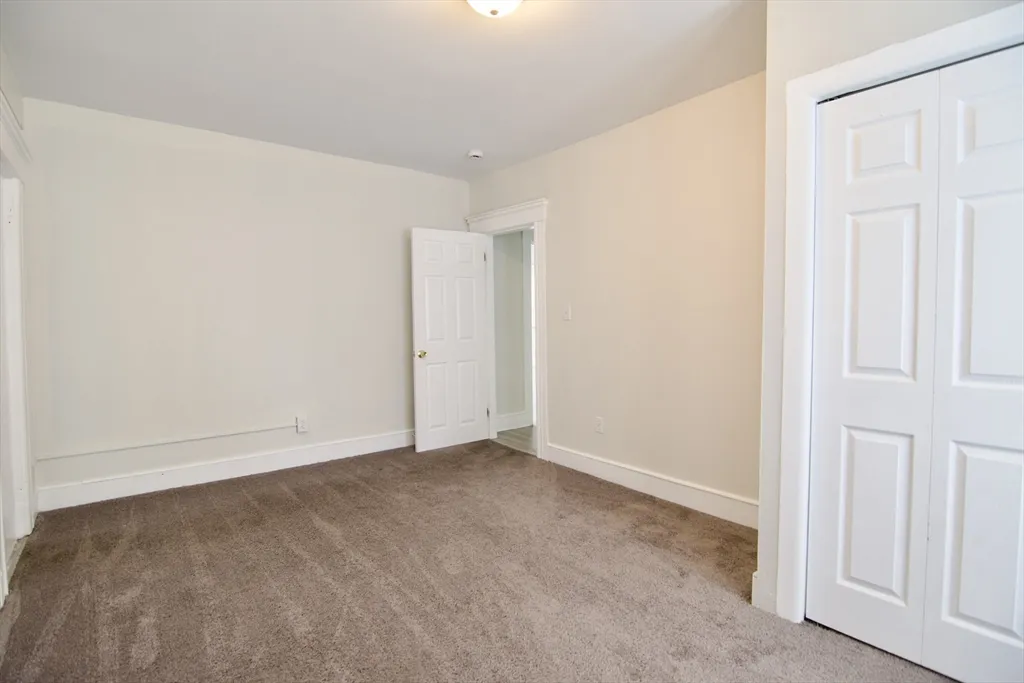 3 bed, 1 bath apartment for rent at 58 Howes St Unit 2, Springfield — photo 6 of 20